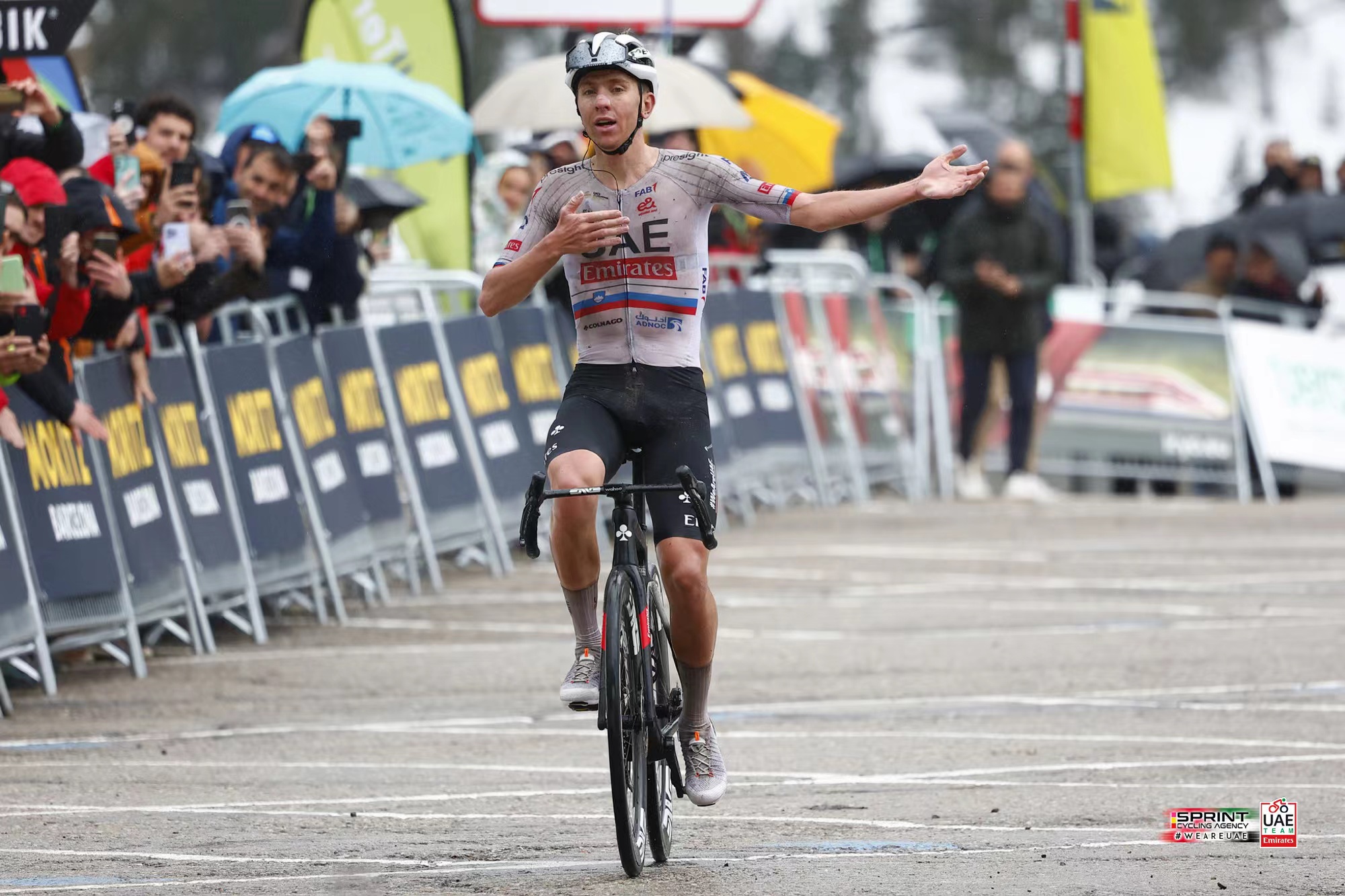 Rundvisning i Catalunya, Miracle in the Rain i Pogača